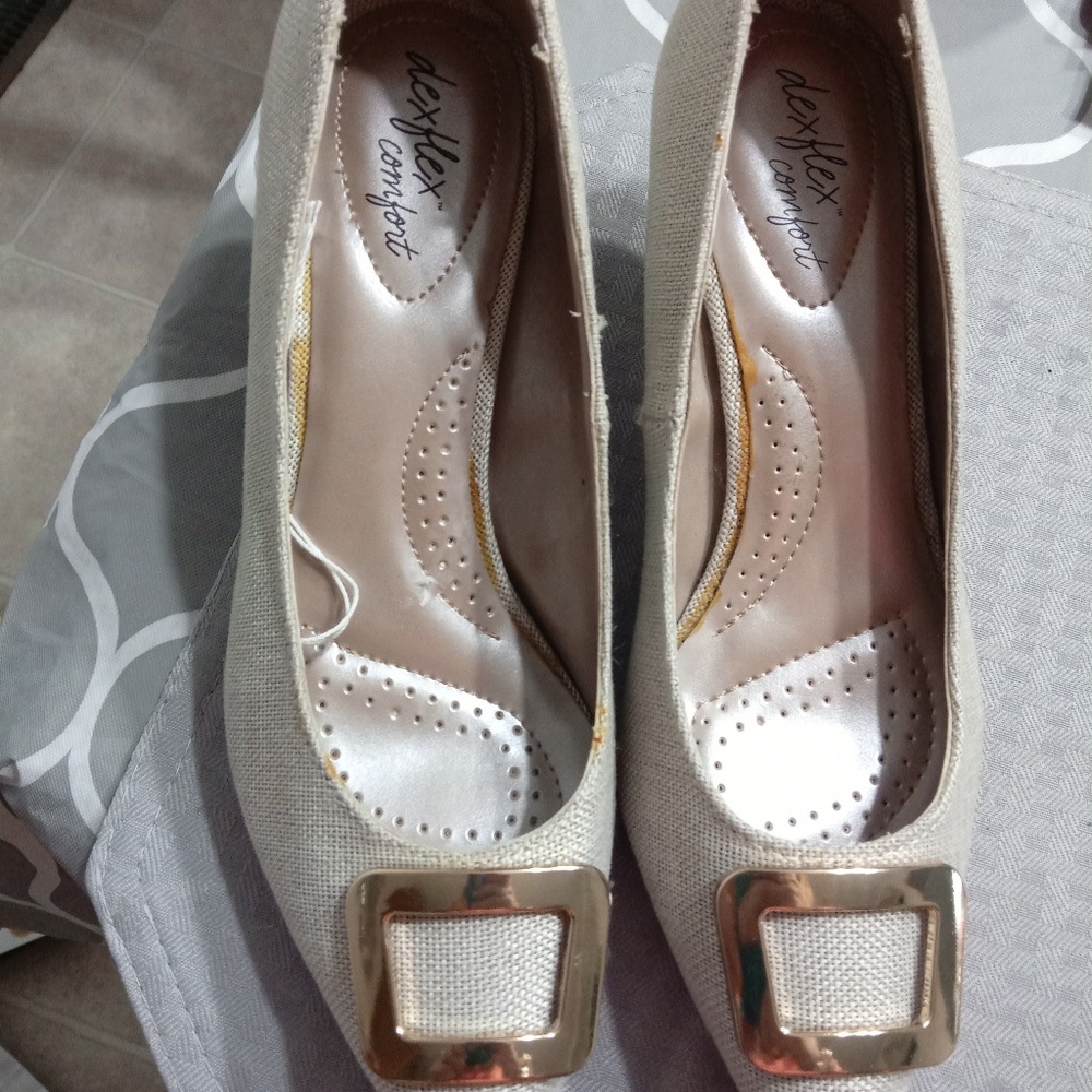 Tan heels